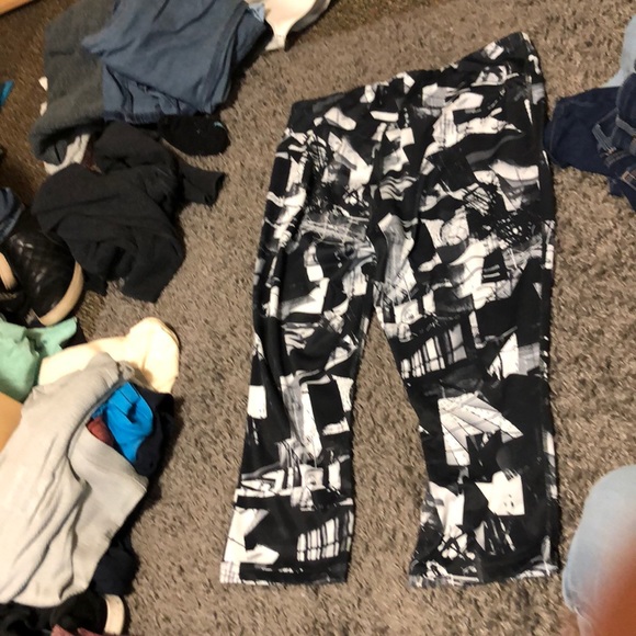 Size XL capris by Julian Micheal’s - Picture 3 of 3